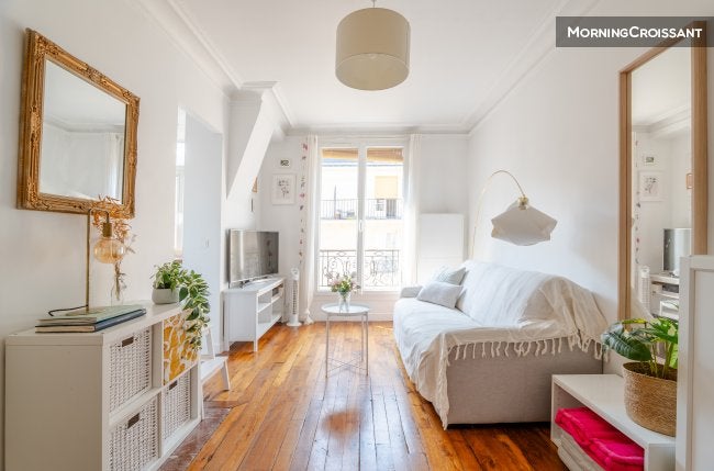 Flat Rue Cyrano de Bergerac in Paris