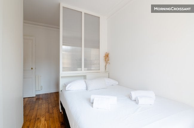 Appartement Rue Cyrano de Bergerac à Paris