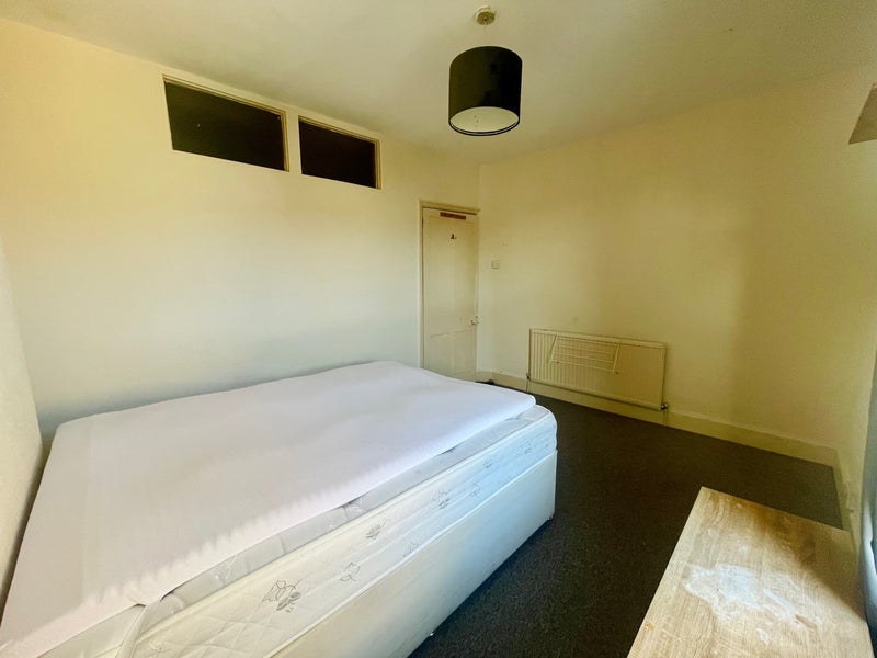 Room Ashley Down Road in Bristol