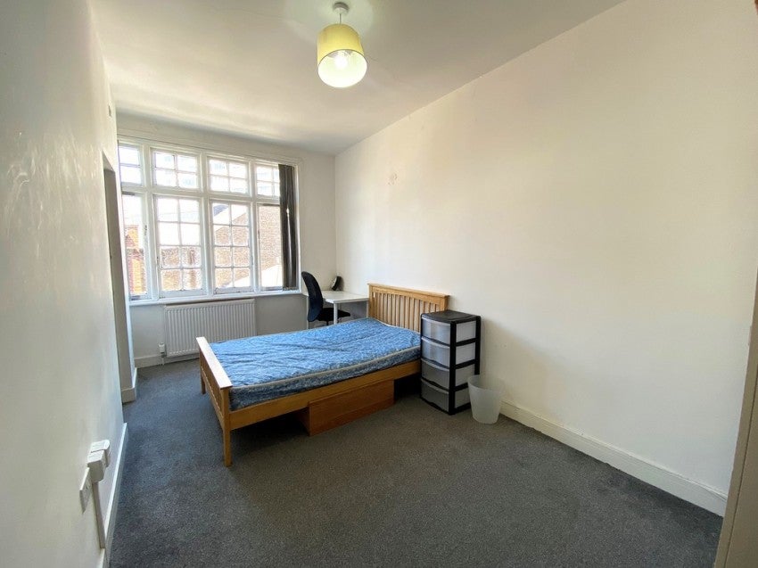 Flat Crasswell Street in Portsmouth