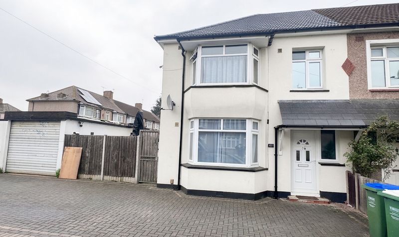 House Hind Crescent in Greater London