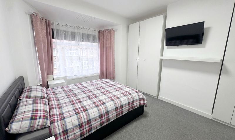 House Hind Crescent in Greater London