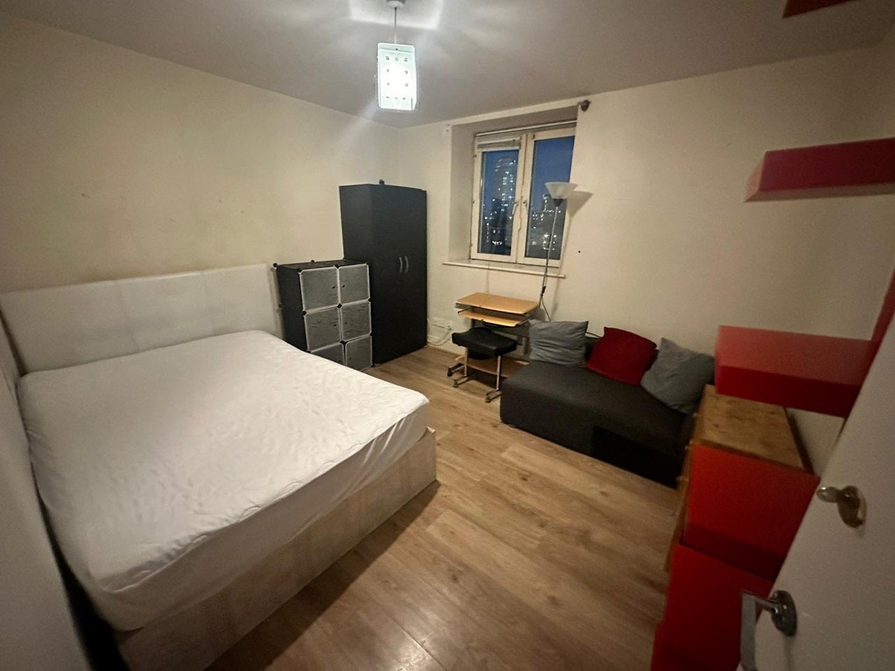 Room Westminster Bridge Road in Greater London