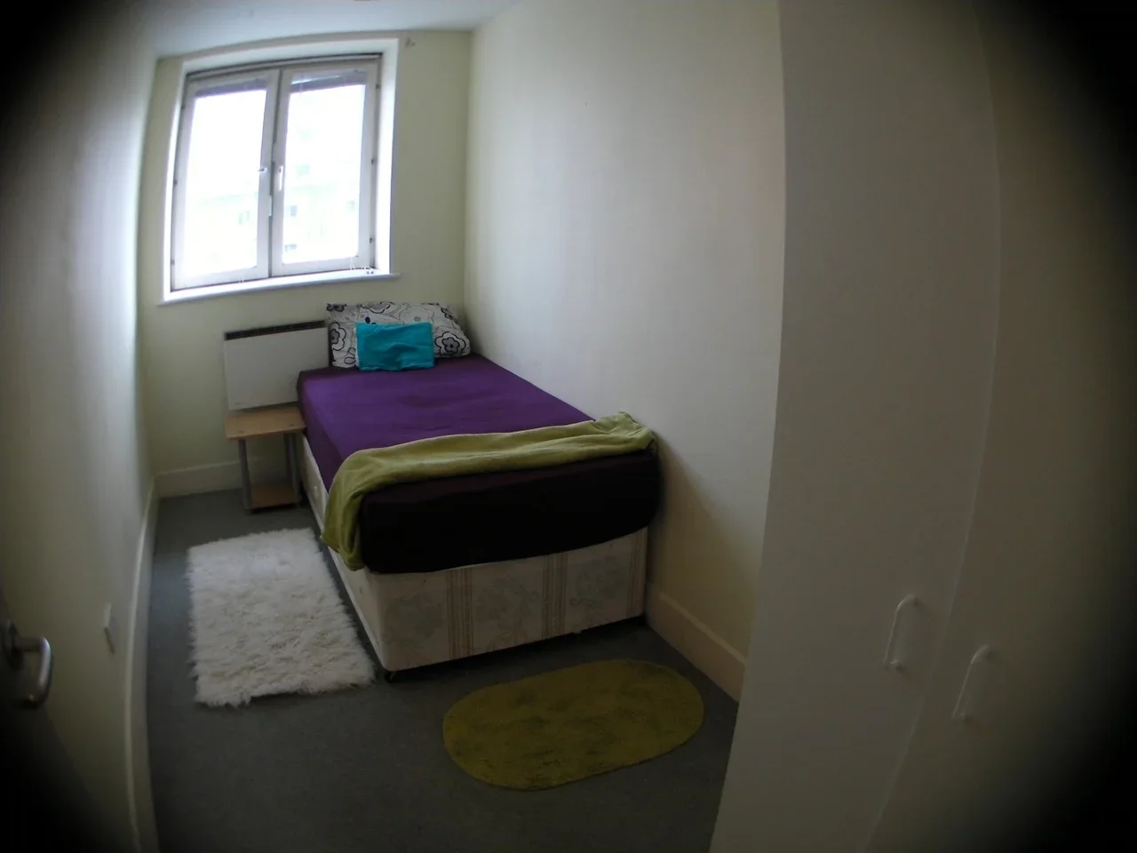 Room Westminster Bridge Road in Greater London