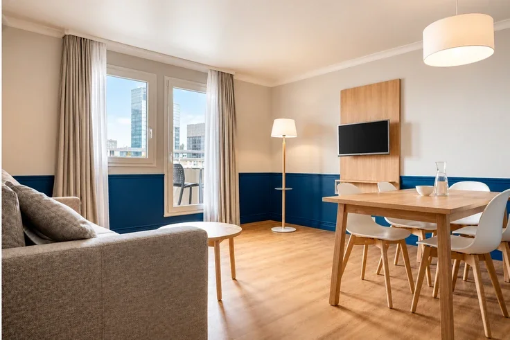 Flat Place Charras in Courbevoie