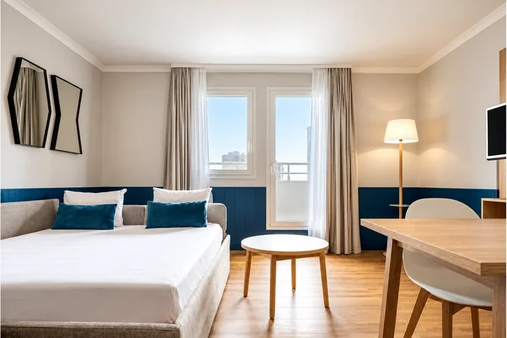 Flat Place Charras in Courbevoie
