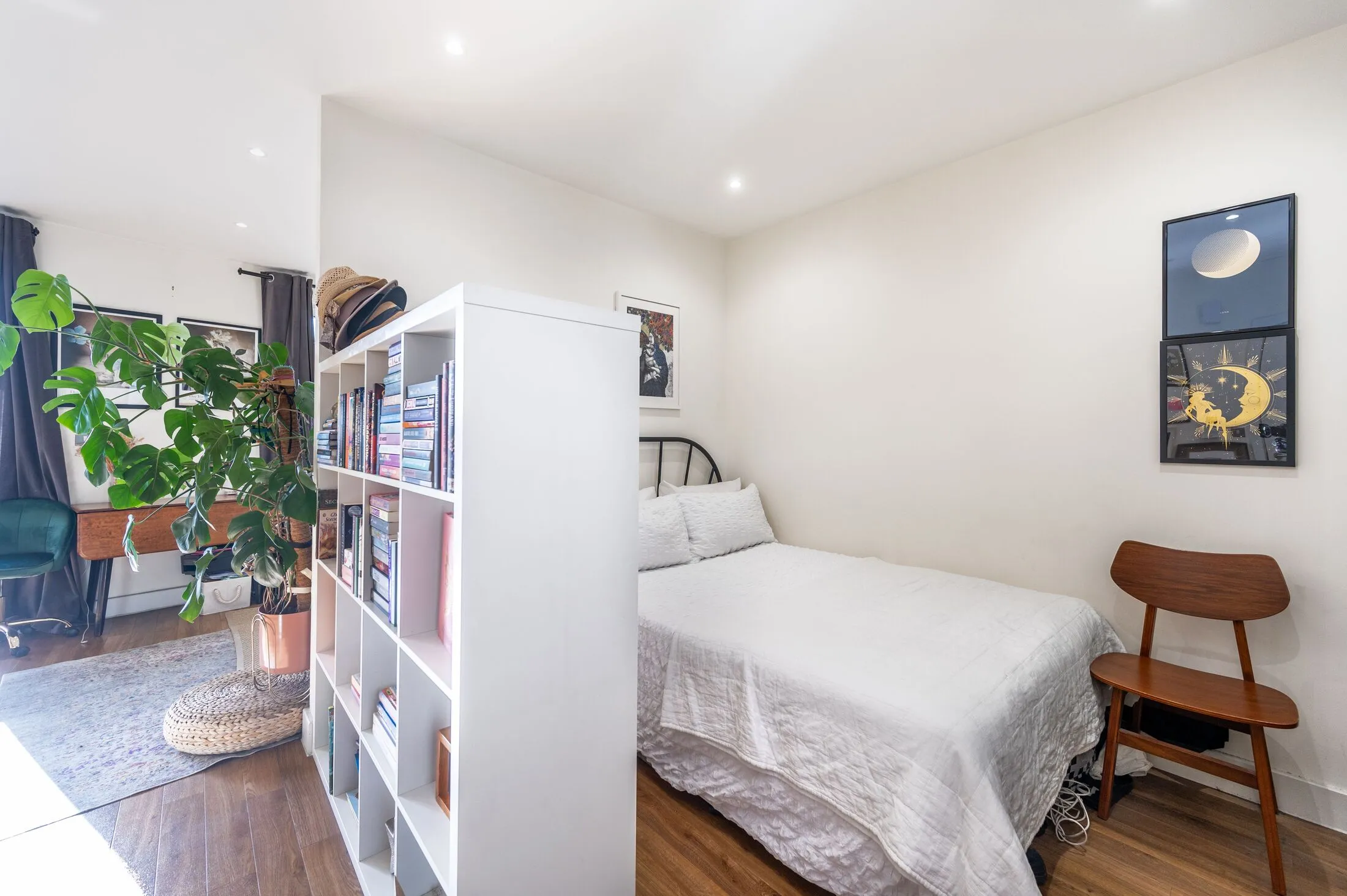 Flat Hatton Road in Greater London