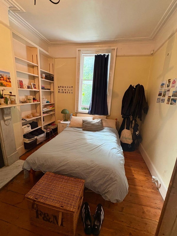 Room St Michael's Road in Greater London