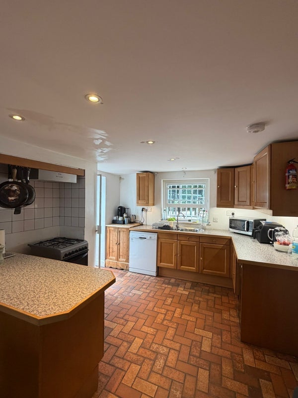 Room St Michael's Road in Greater London