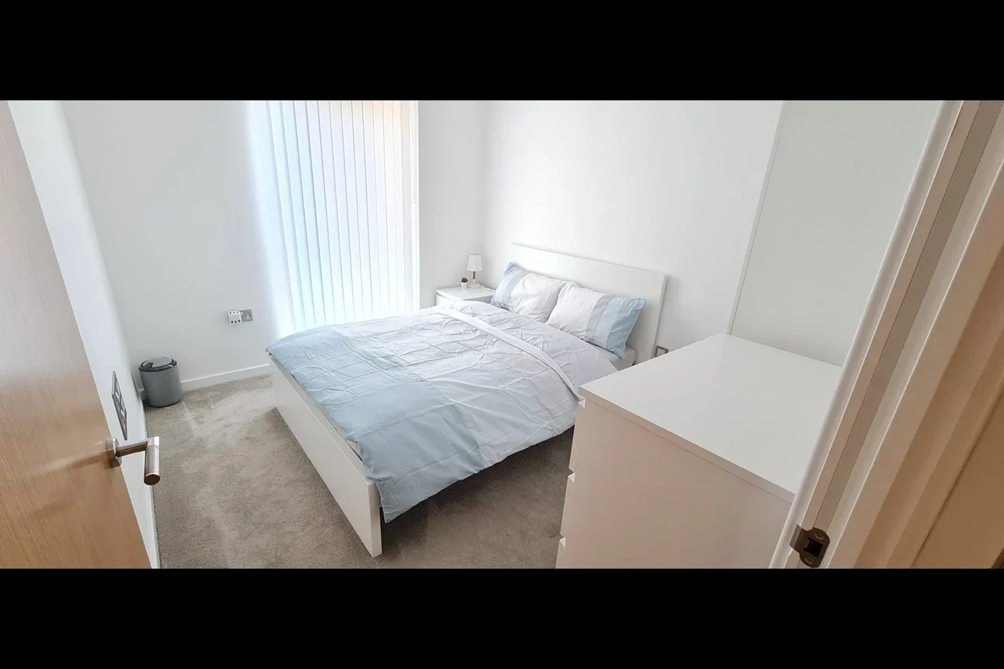 Flat Turnberry Quay in Greater London