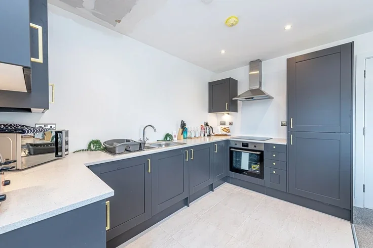 Flat Radnor Avenue in Heswall