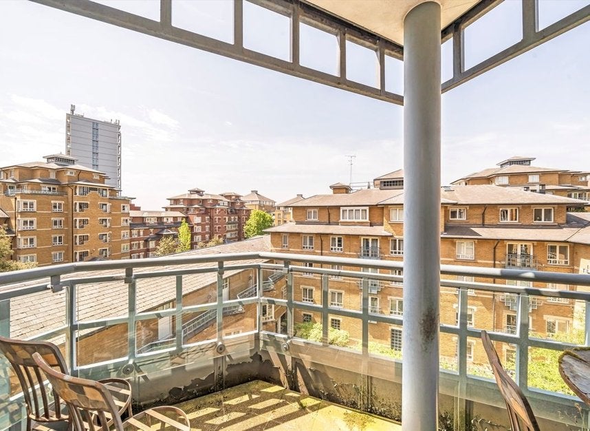 Flat Ashworth Road in City of Westminster