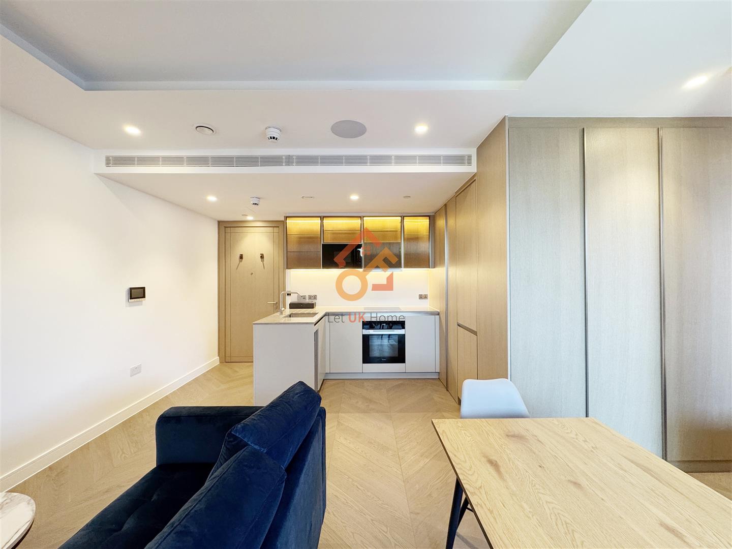Flat St Clare Street in City of London