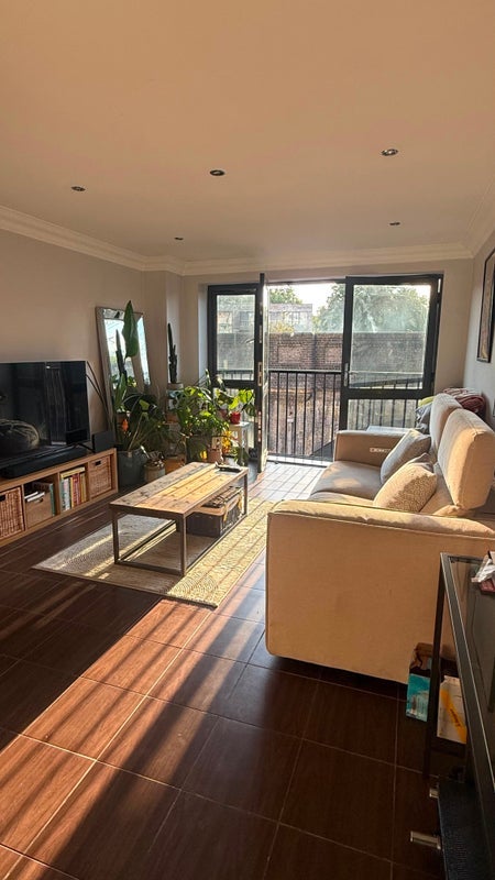 Flat Mentmore Terrace in Greater London