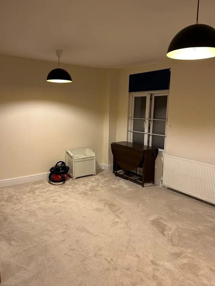 Flat Stroud Green Road in Greater London