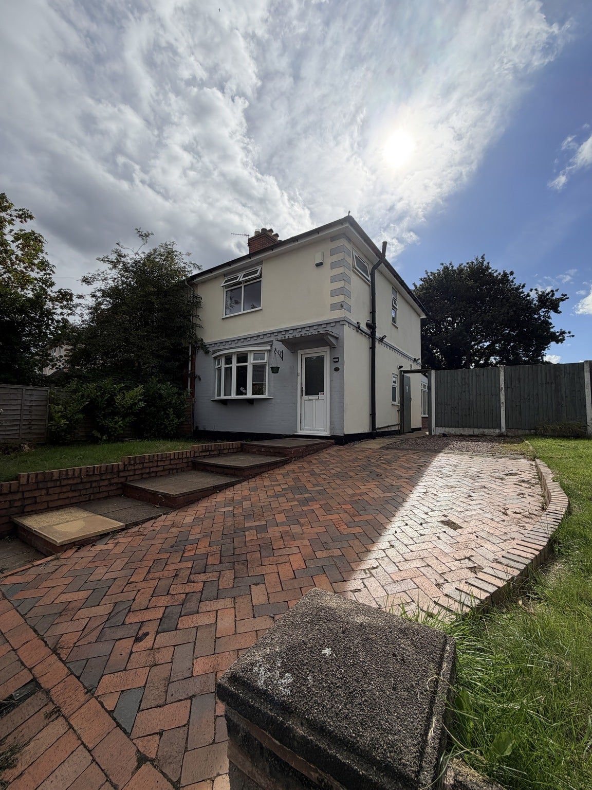 House Bellamy Lane in Wolverhampton