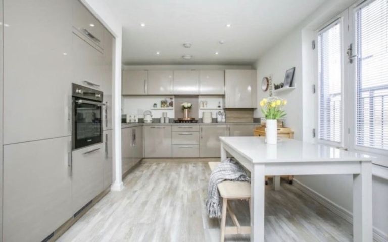 Flat Richmond Park Terrace in Glasgow