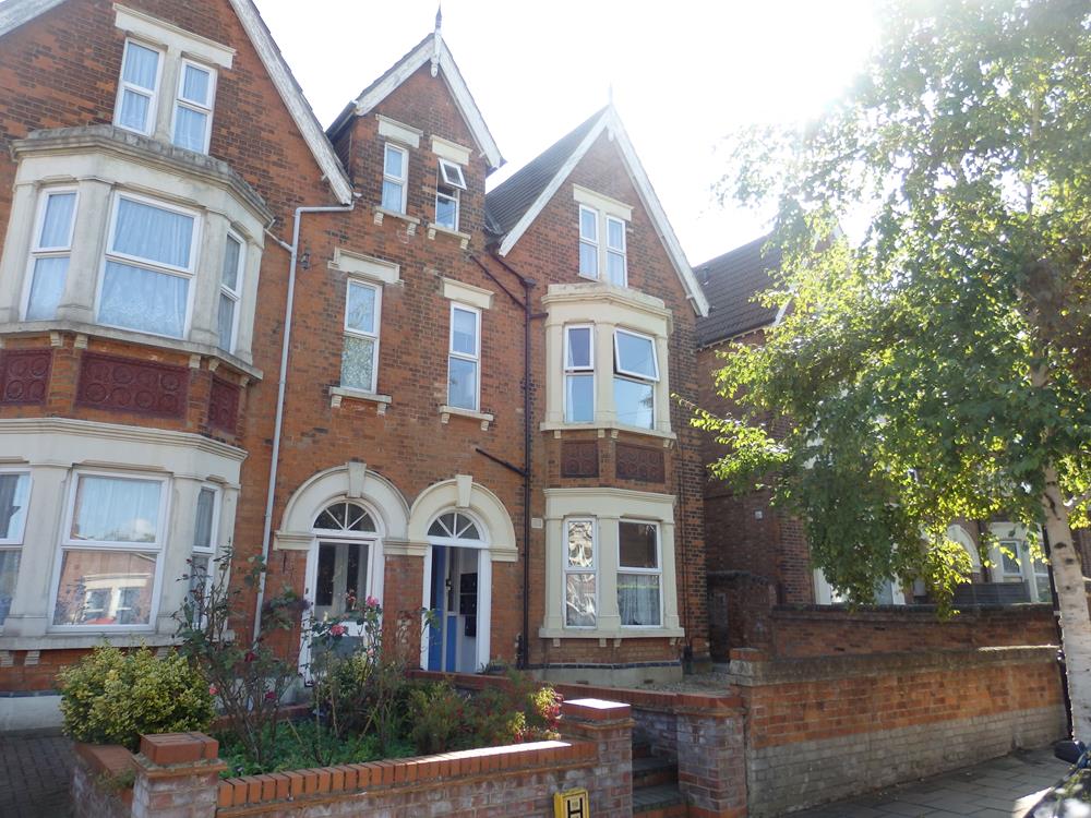 Flat St. Andrews Road in Bedford