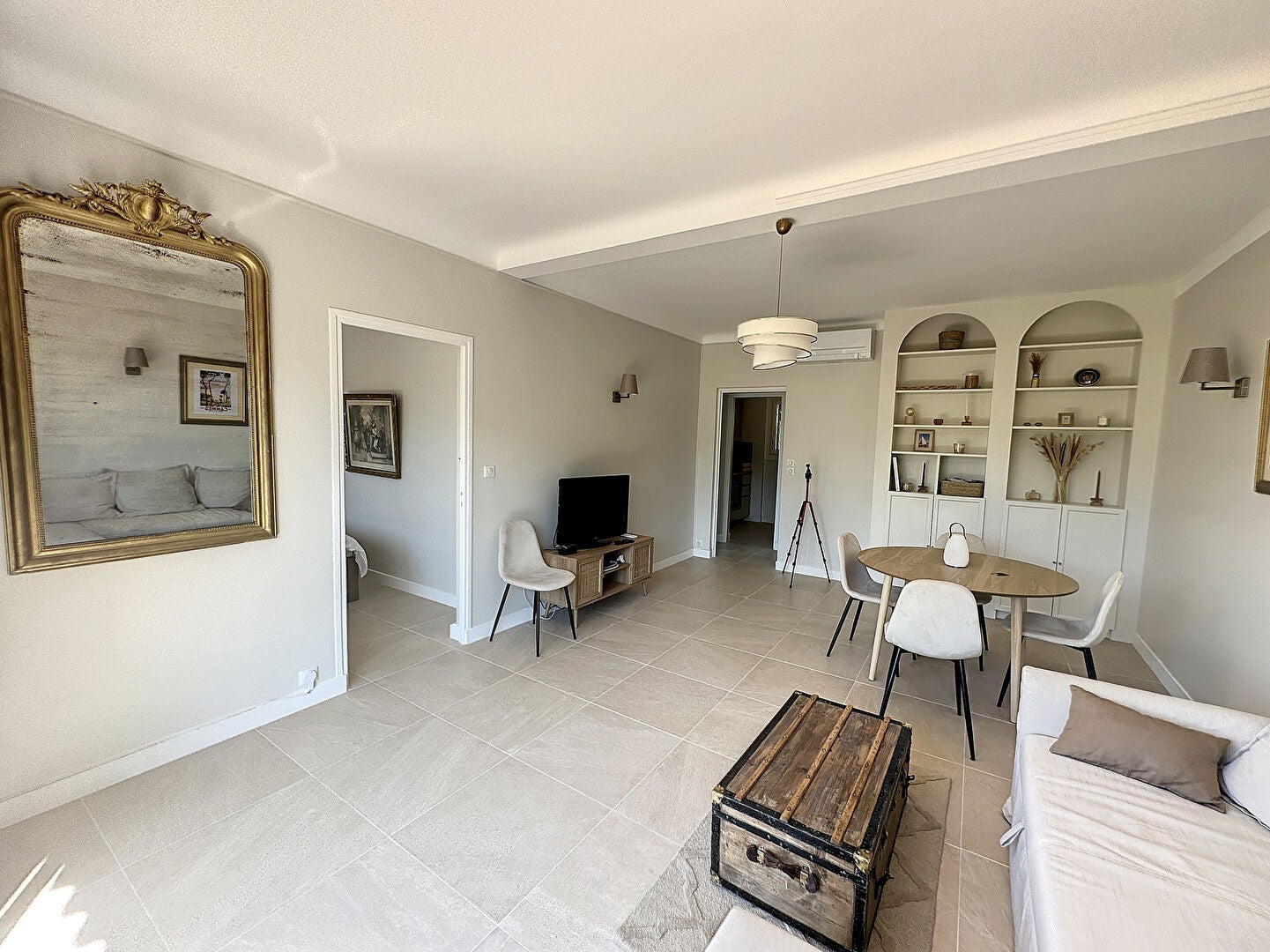 Appartement Avenue Isola Bella - Rosella Hightower à Cannes