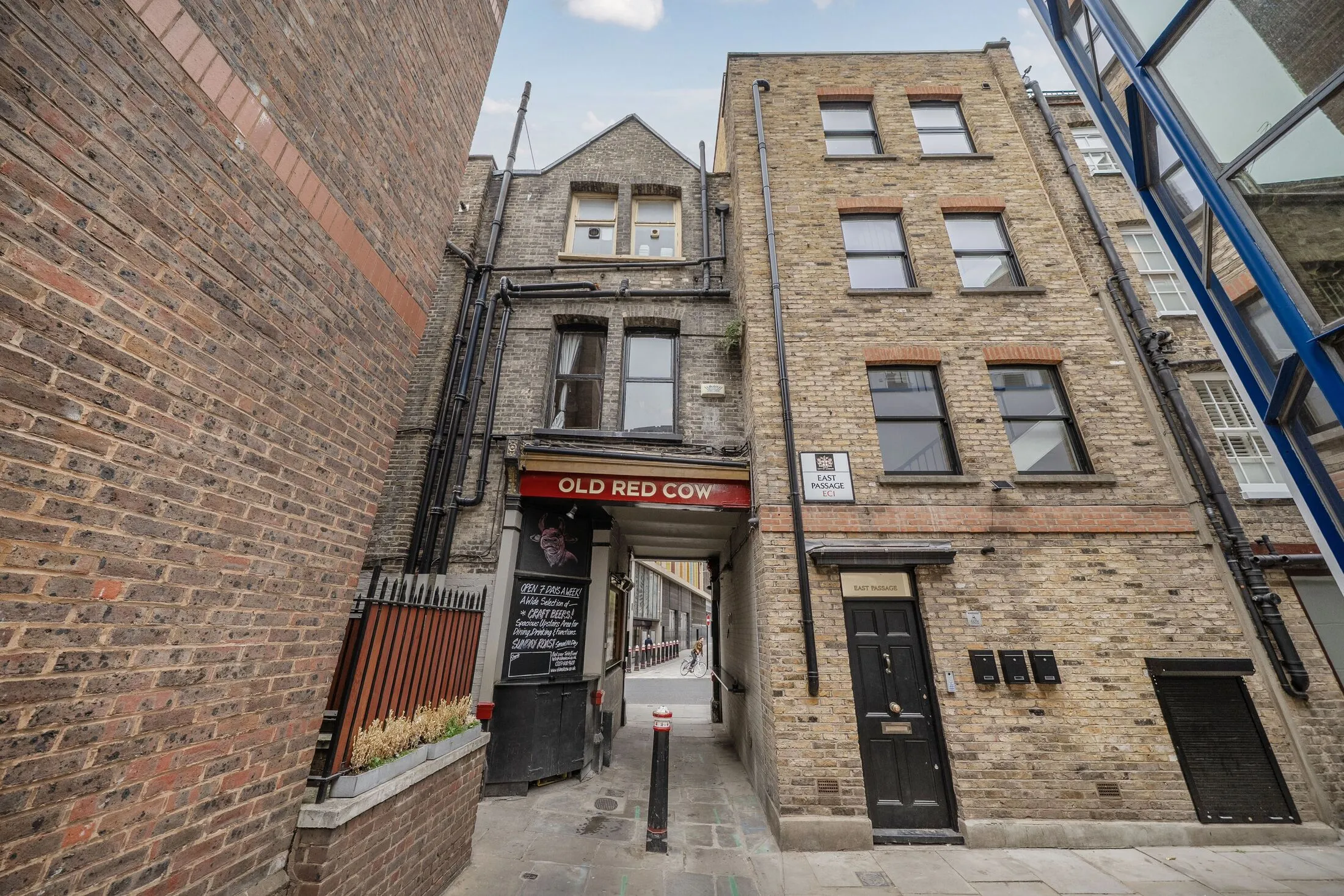 Flat Long Lane in City of London