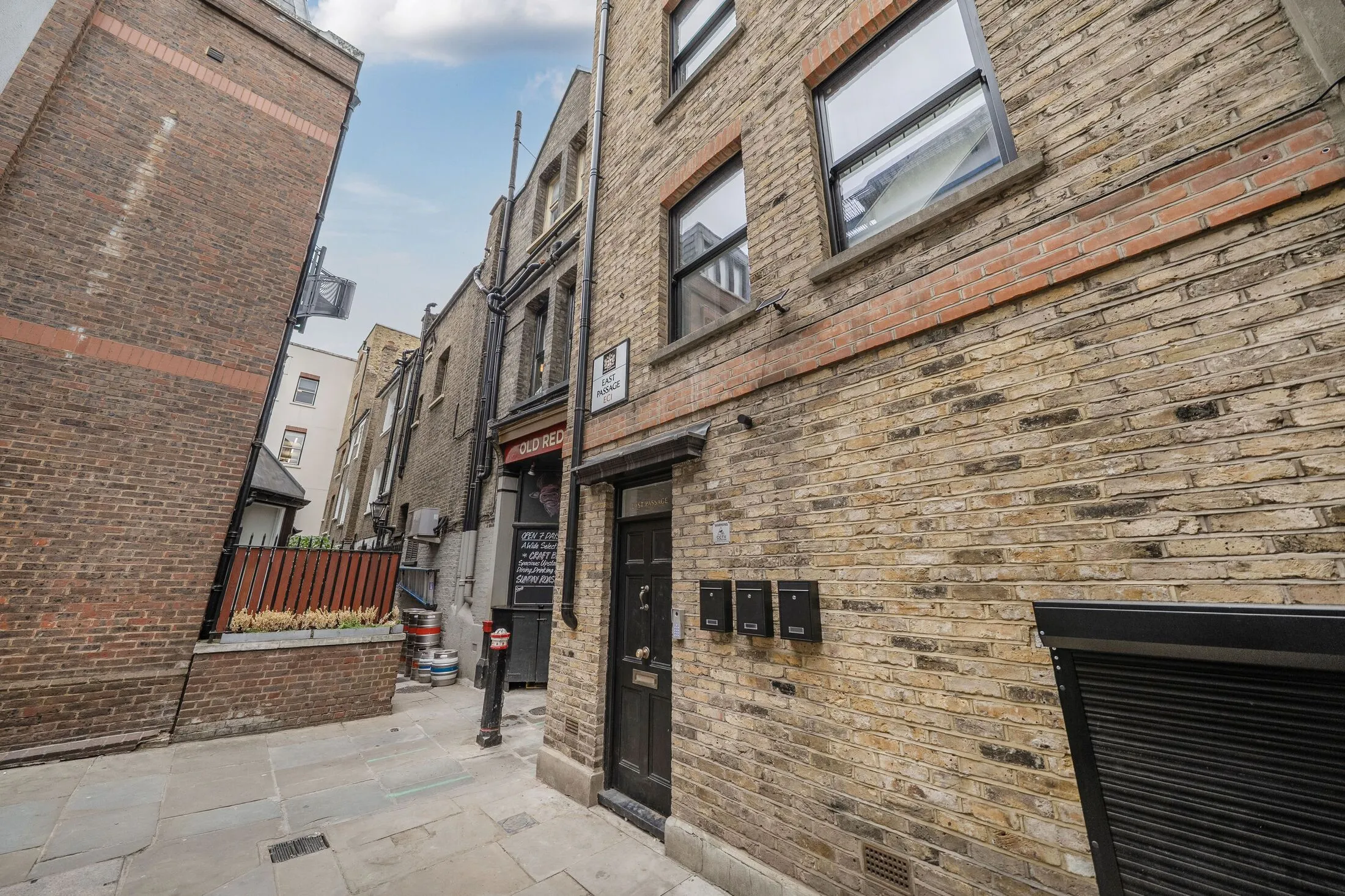 Flat Long Lane in City of London