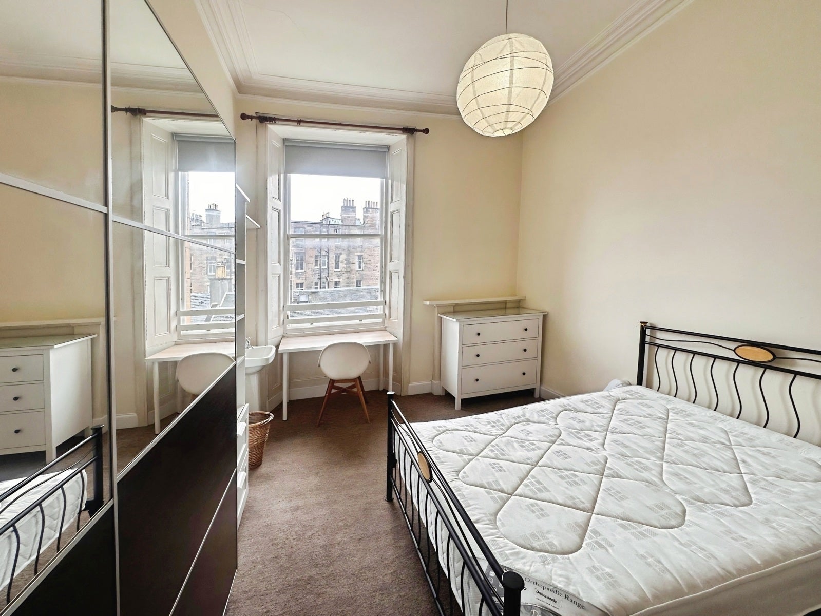 Room Thirlestane Road in City of Edinburgh