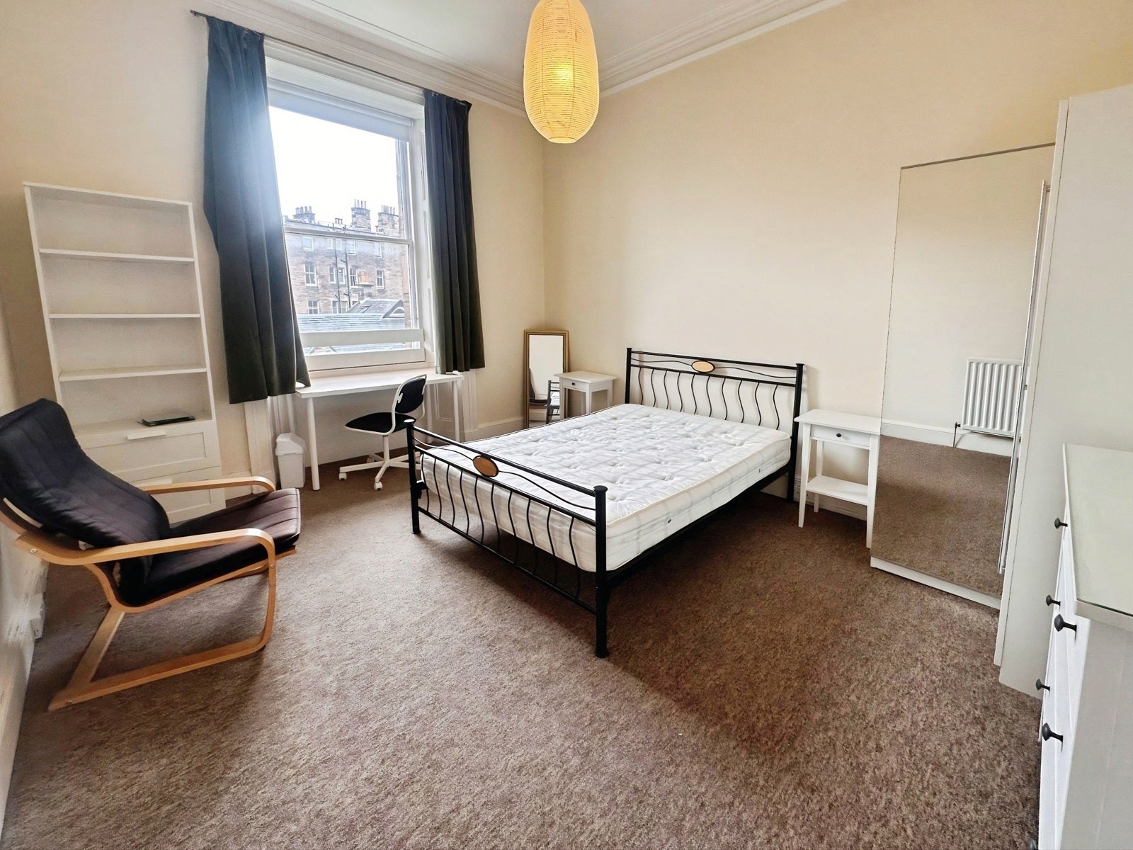 Room Thirlestane Road in City of Edinburgh