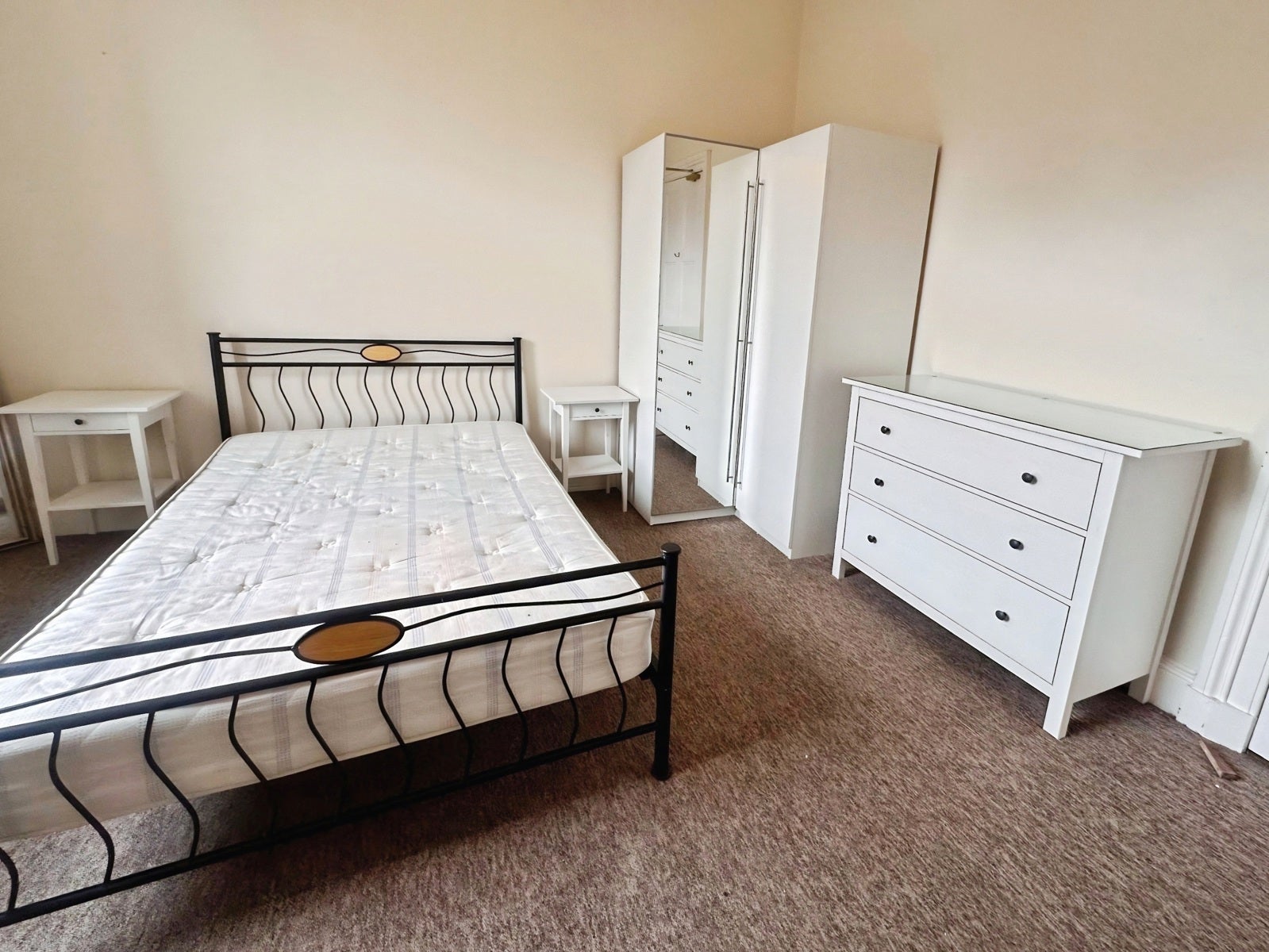 Room Thirlestane Road in City of Edinburgh