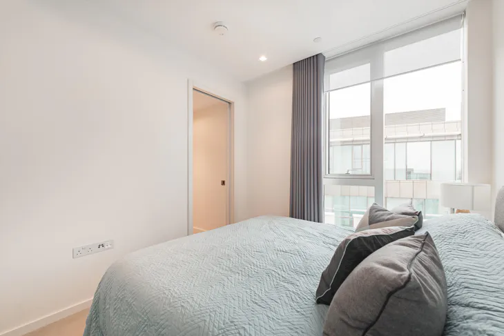 Flat Seagrave Road in Greater London