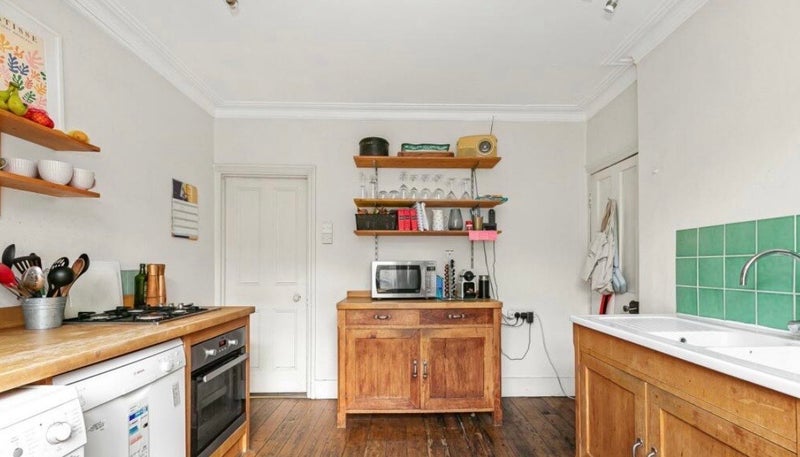 Room Stapleton Road in Greater London