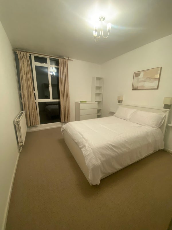 Flat Cleveland Gardens in City of Westminster