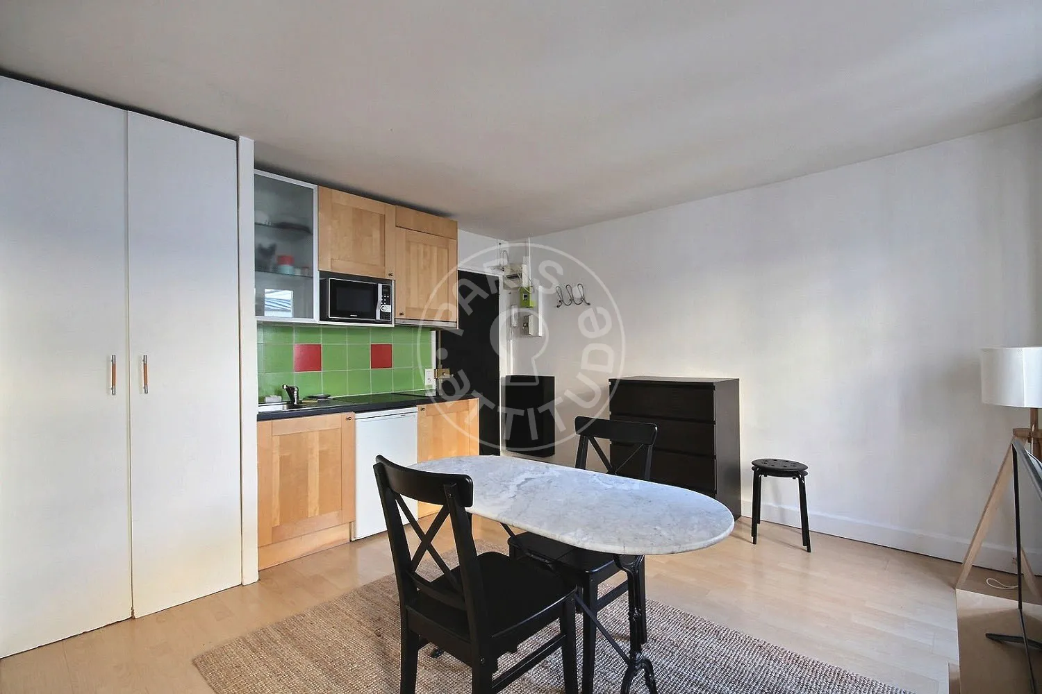 Flat Rue des Vinaigriers in Paris