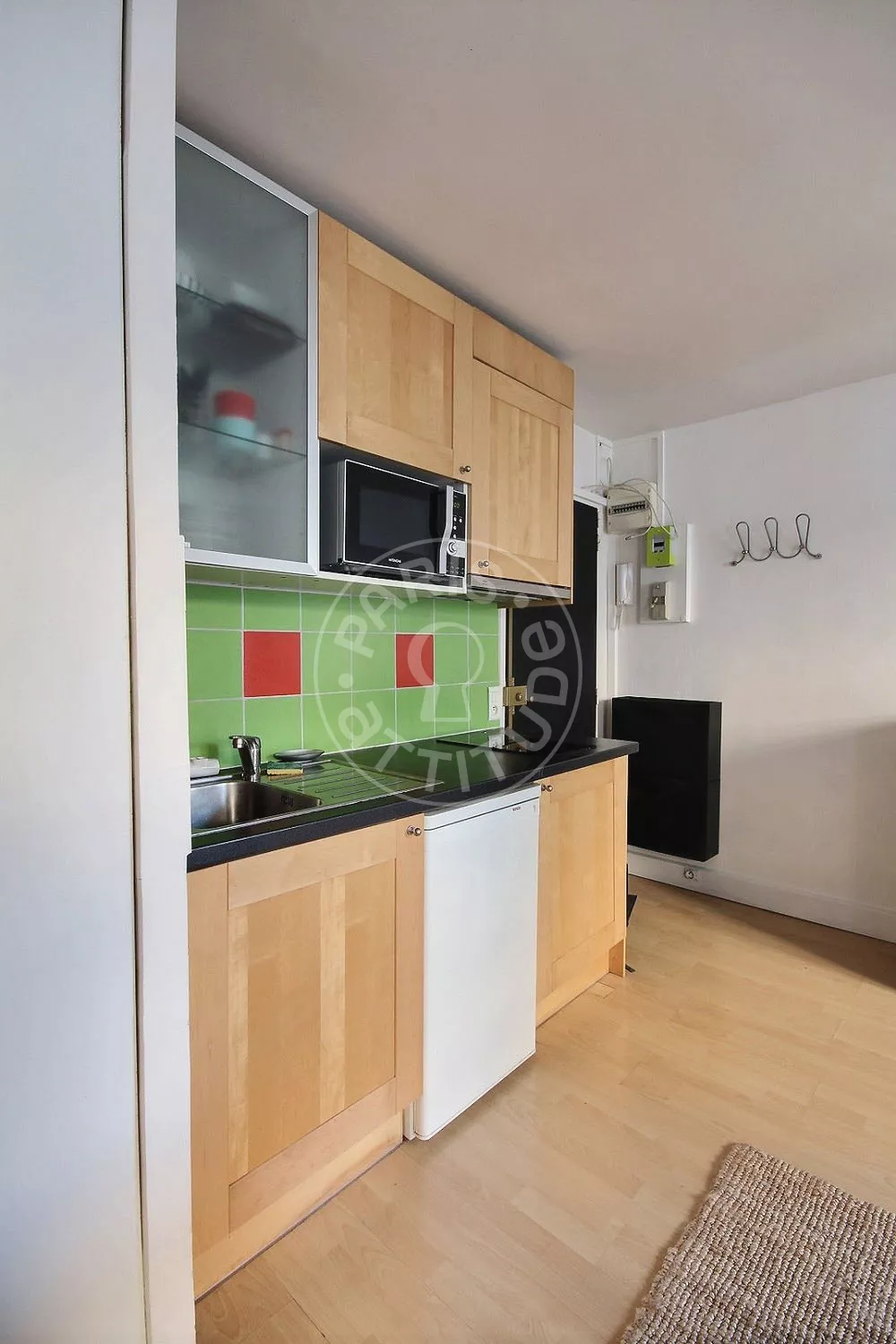 Flat Rue des Vinaigriers in Paris