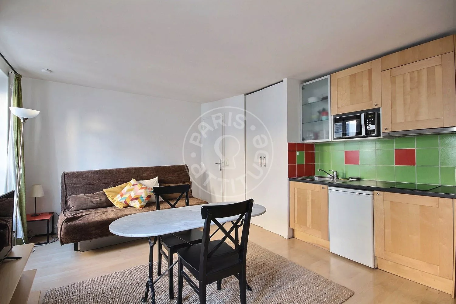 Flat Rue des Vinaigriers in Paris