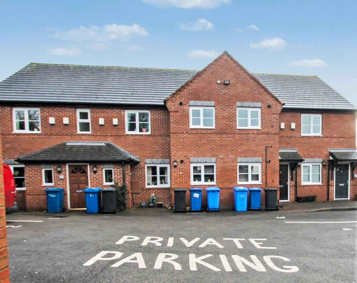 Flat Cannock Road in Lichfield