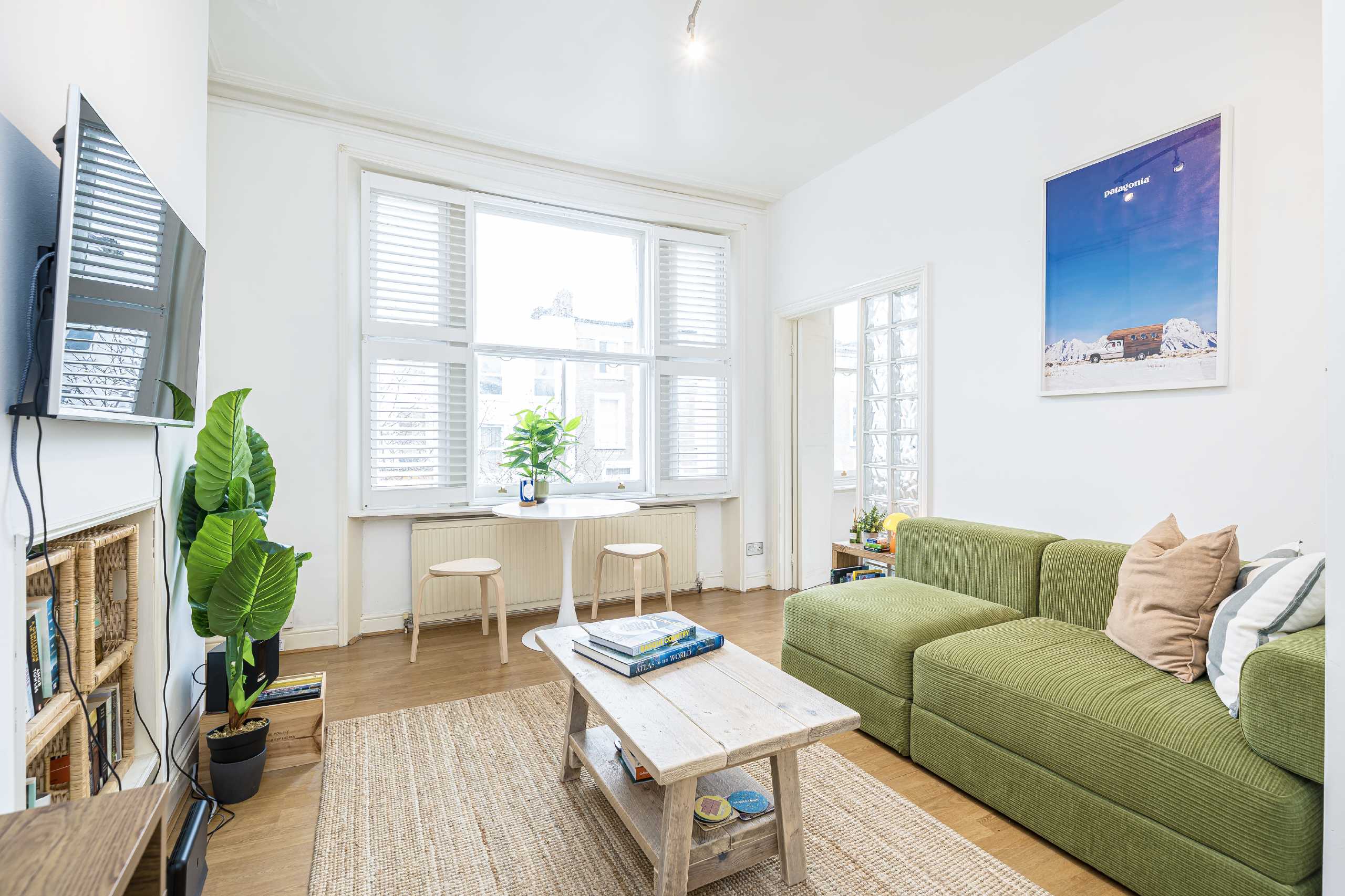 Flat Coldharbour Lane in Greater London