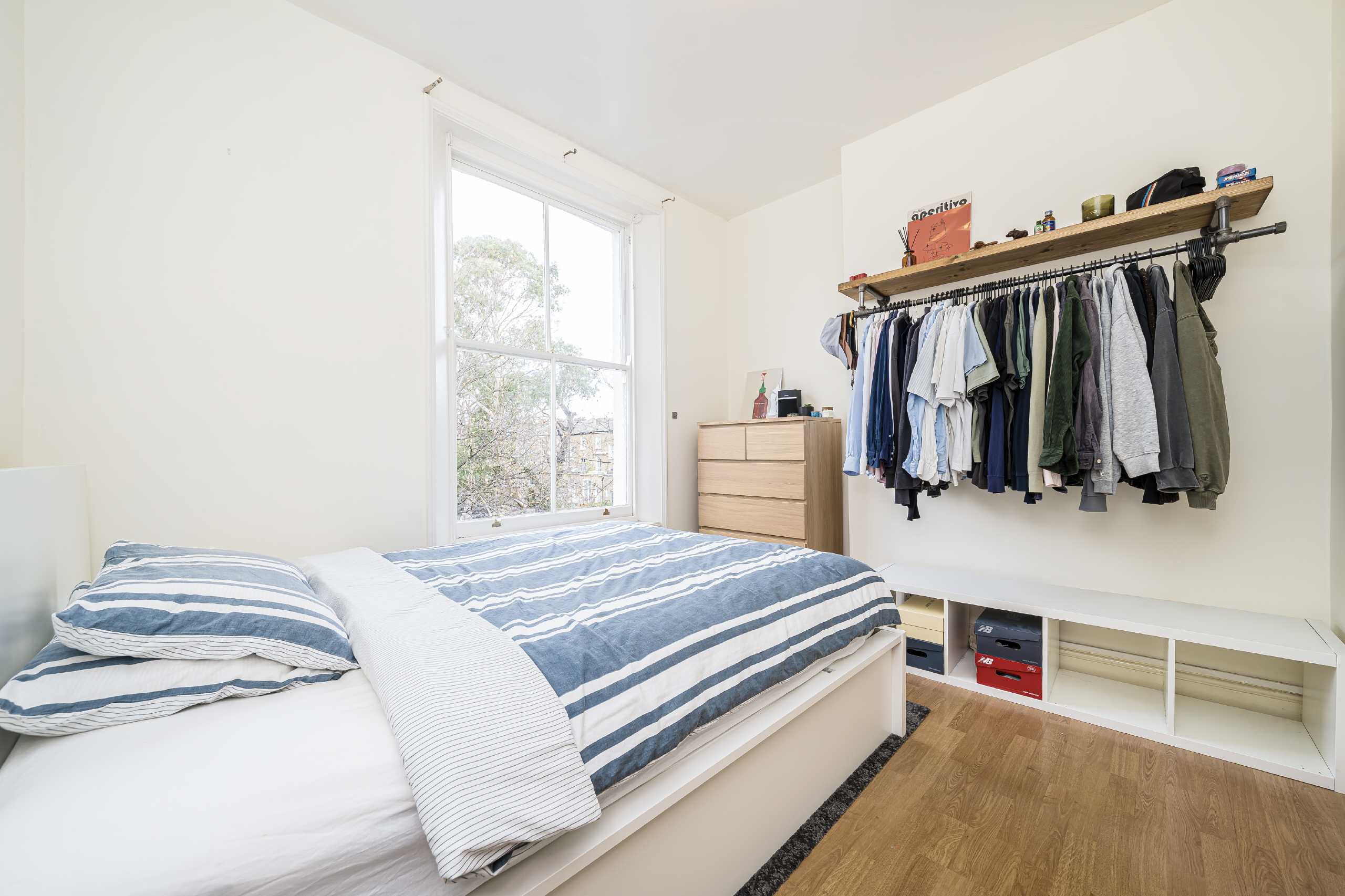 Flat Coldharbour Lane in Greater London