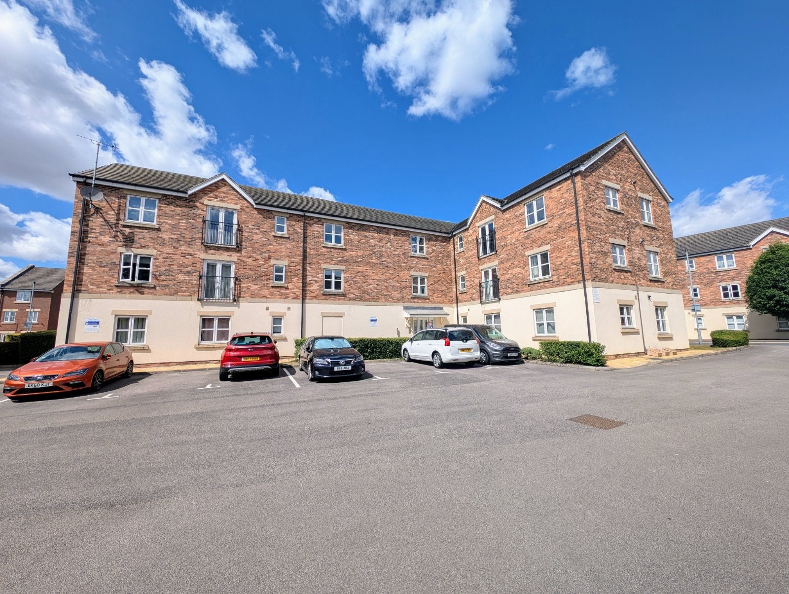 Flat Temple Court in Wakefield