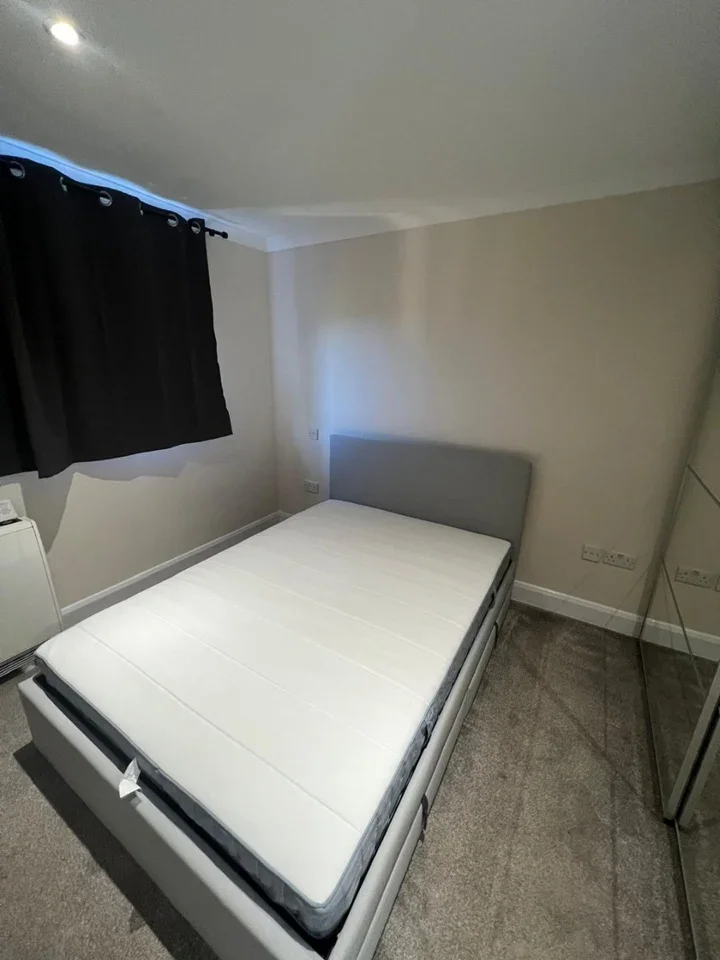 Flat St Albans Road in Watford