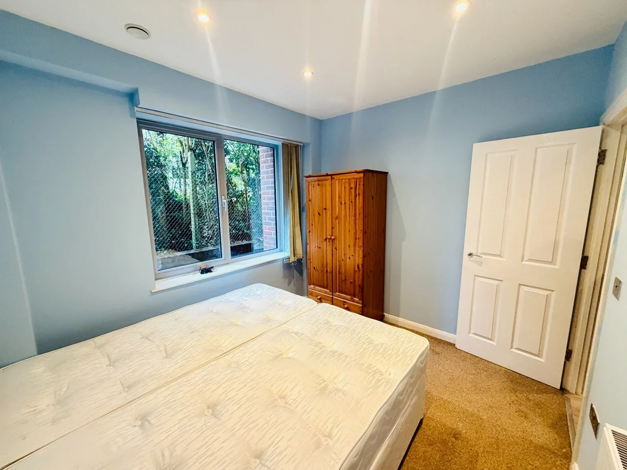 Flat Portesbery Road in Surrey Heath