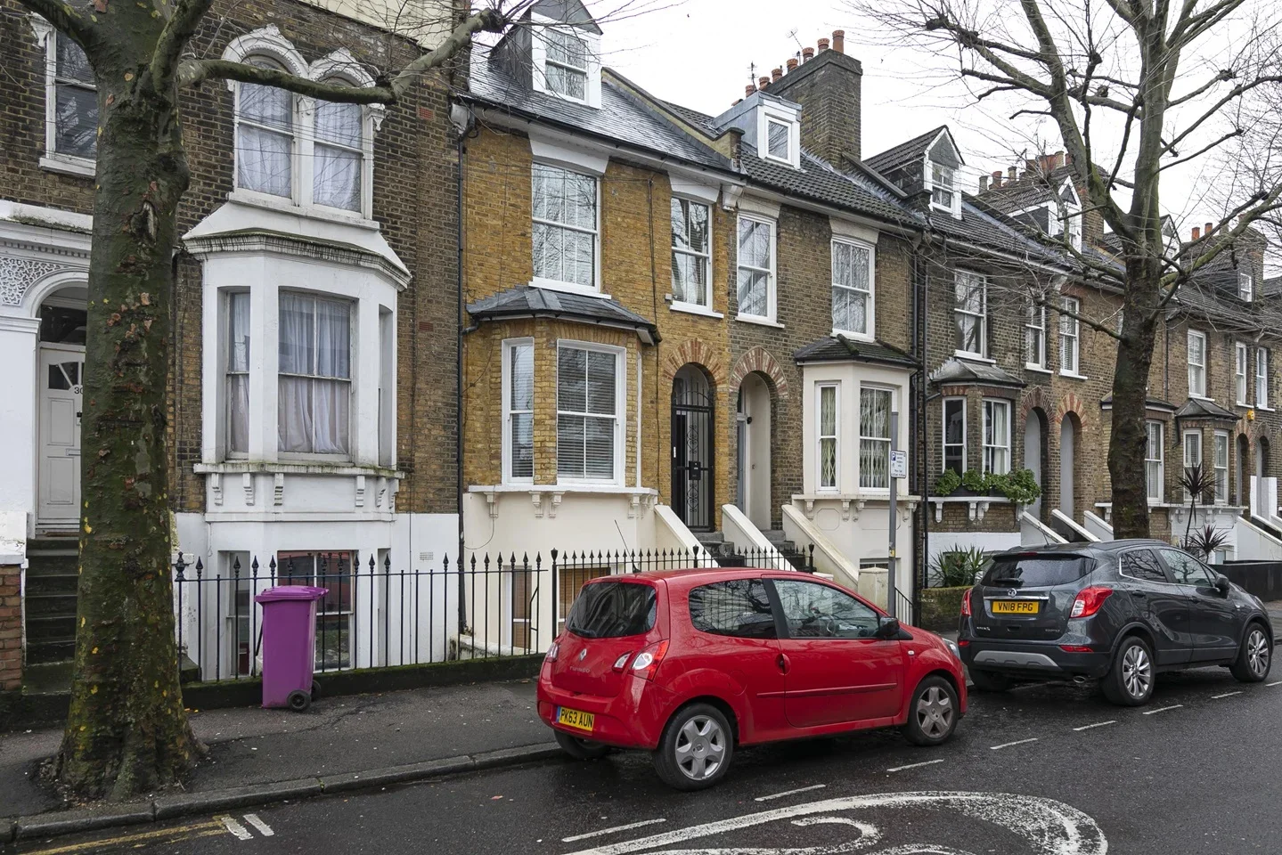 Flat Tredegar Road in Greater London