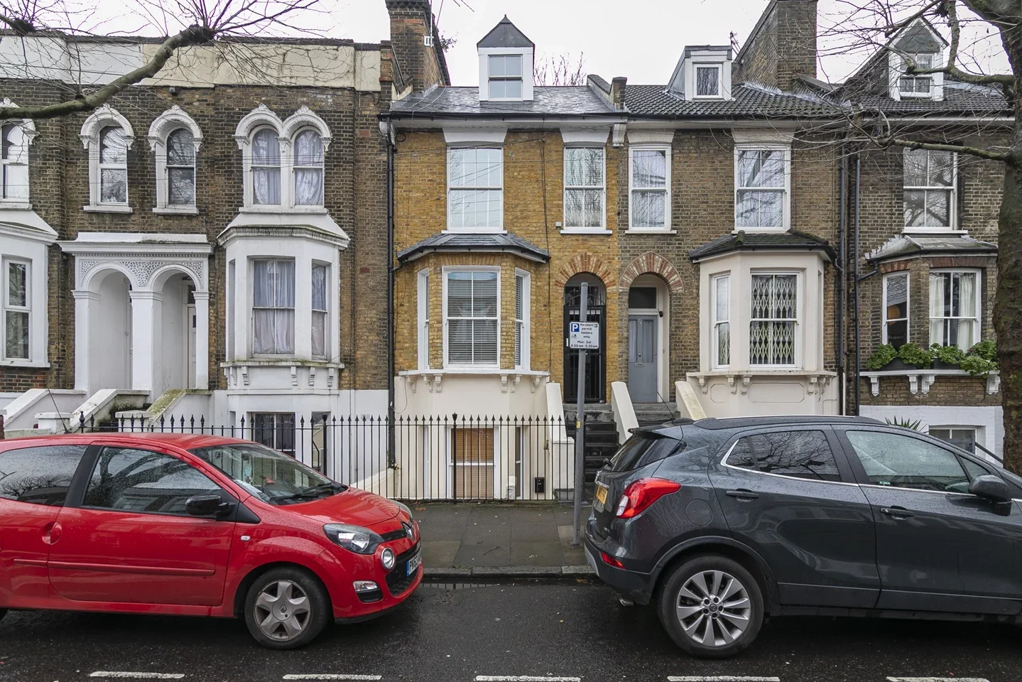 Flat Tredegar Road in Greater London