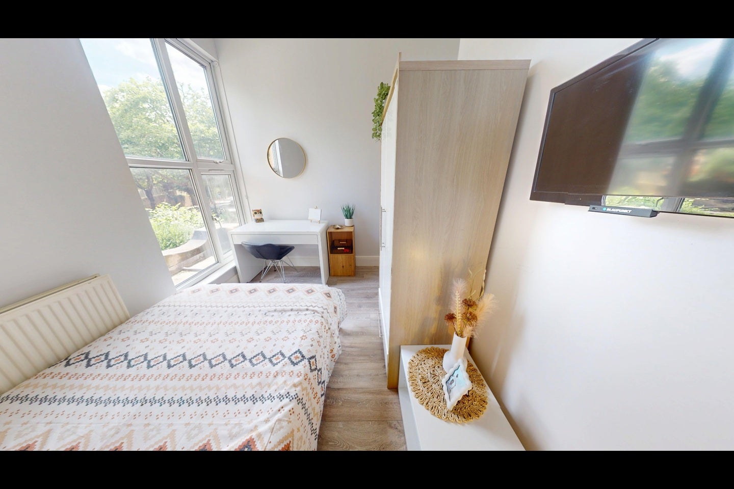 Room Derby Road in Nottingham