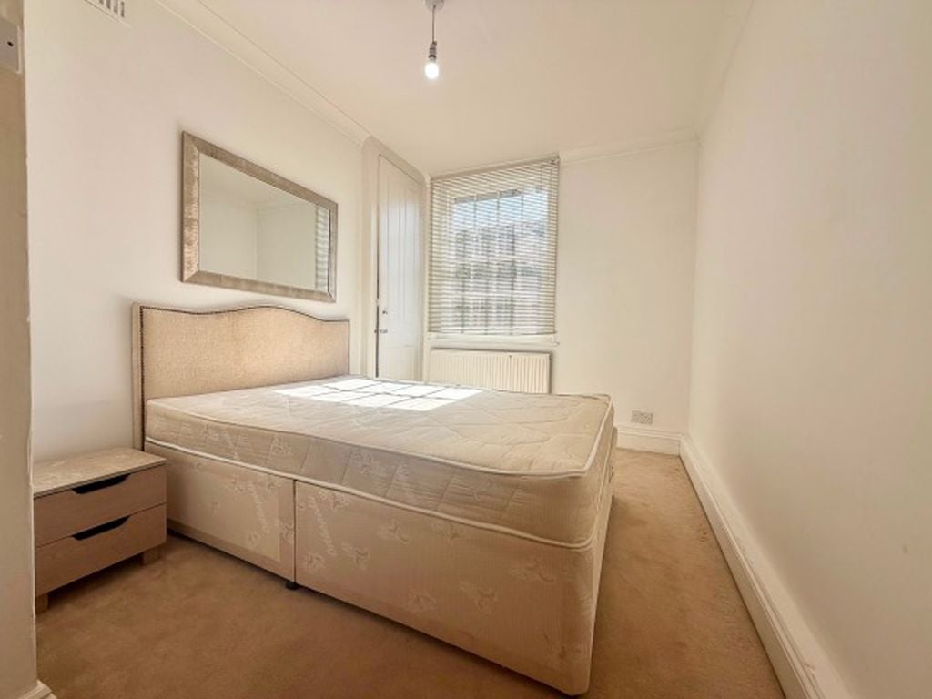 Flat Cressy Court in Greater London