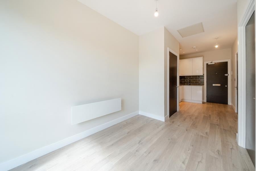 Flat Clivemont Road in Maidenhead