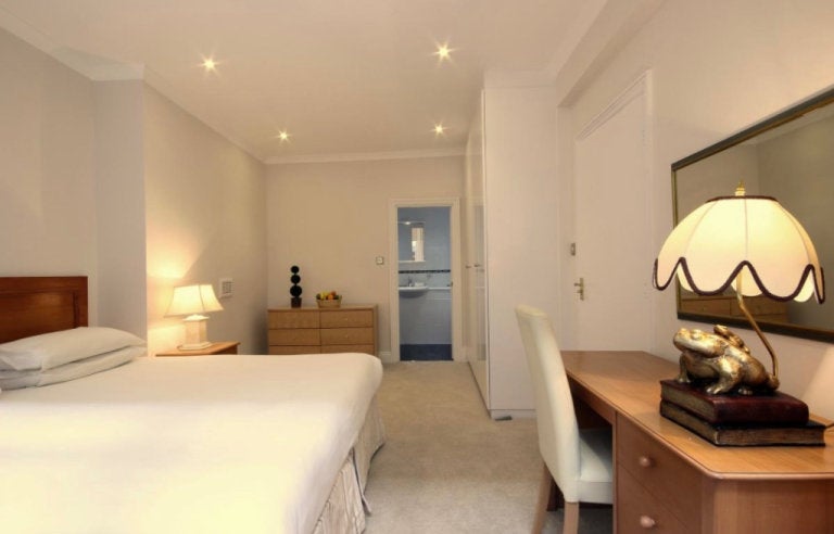 Flat Hertford Street in City of Westminster