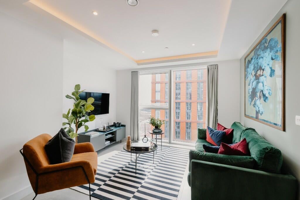 Flat Newington Causeway in Greater London