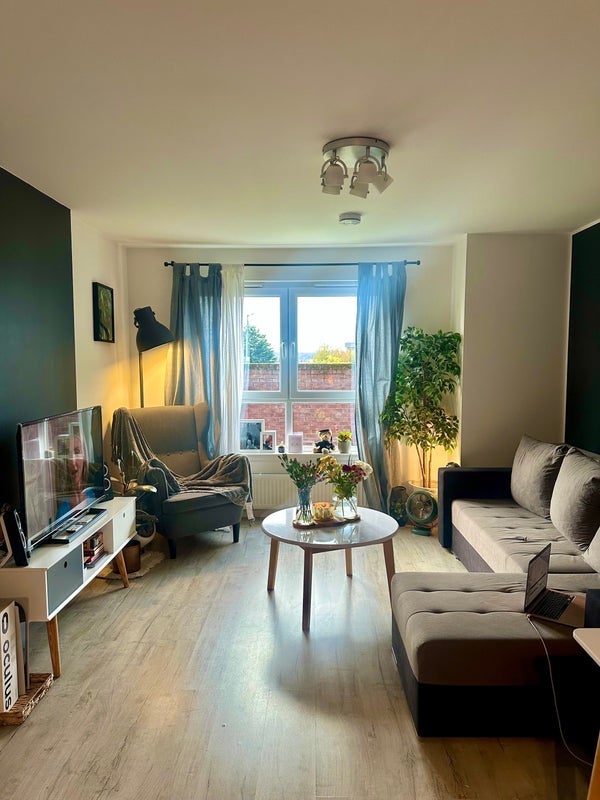 Flat Springfield Gardens in Glasgow