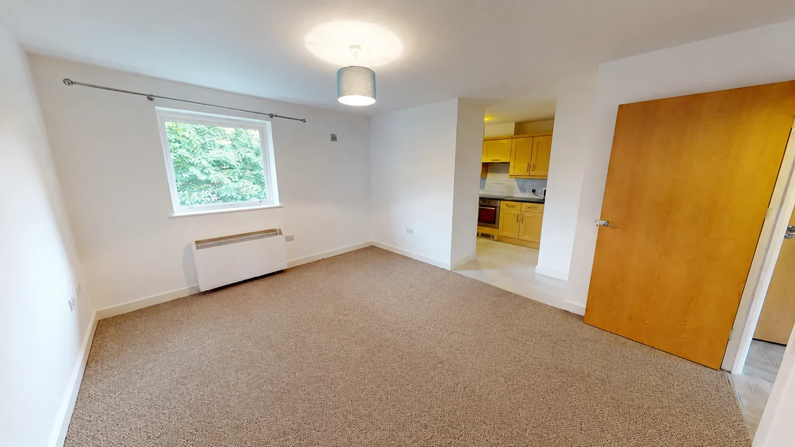 Flat Melling Drive in Greater London