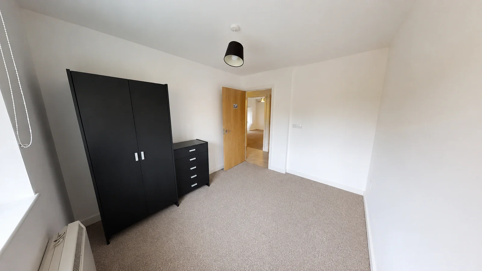 Flat Melling Drive in Greater London